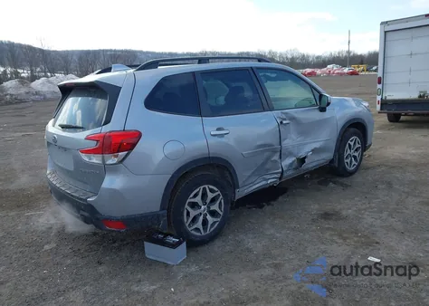 2021 Subaru Forester Premium z USA, uszkodzony, nr VIN JF2SKAJC6MH506832